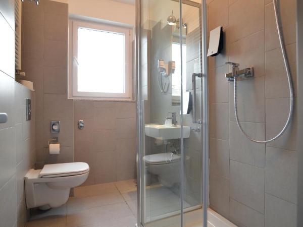 Garden Hotel : photo 2 de la chambre chambre double Économique