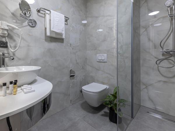 Grand Hotel Zagreb : photo 5 de la chambre chambre double deluxe avec lit d'appoint