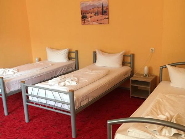 Hotel Pension Streuhof Berlin : photo 3 de la chambre chambre triple