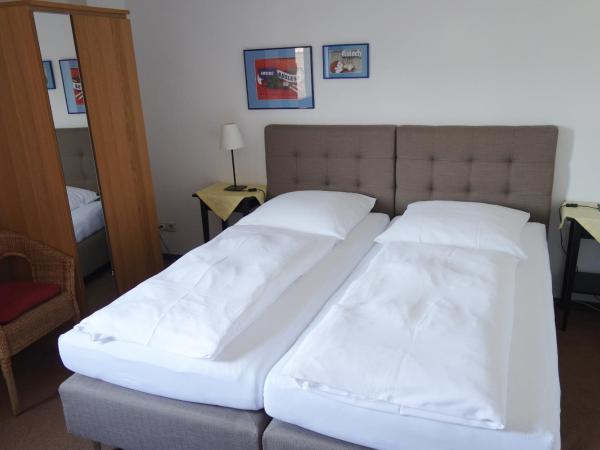 Pension am Helenenwall : photo 1 de la chambre chambre double ou lits jumeaux