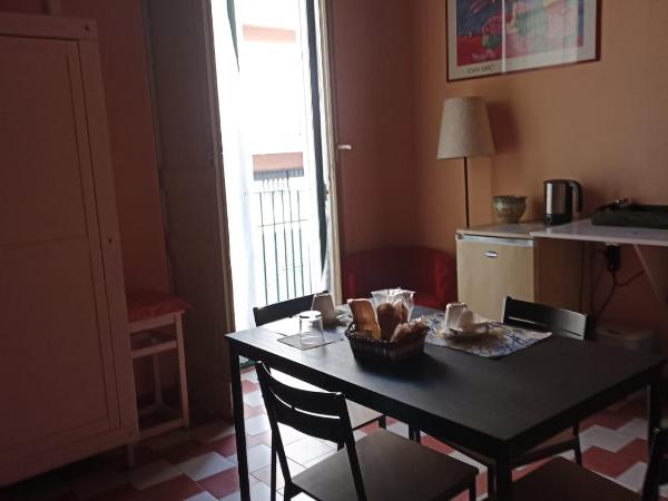 Al Mare In Città : photo 8 de la chambre chambre quadruple avec balcon 
