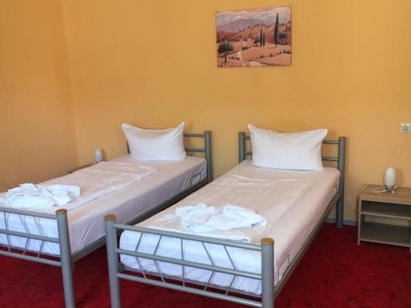 Hotel Pension Streuhof Berlin : photo 2 de la chambre chambre double ou lits jumeaux