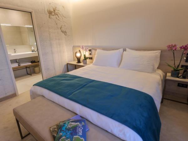 Maria Die : photo 5 de la chambre chambre double avec balcon - vue sur mer