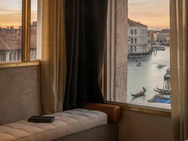The Venice Venice Hotel : photo 7 de la chambre chambre lit king-size spéciale - vue sur grand canal et pont du rialto