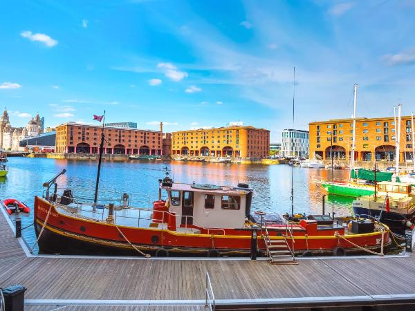 The Kop End Hotel by Serviced Living Liverpool : photo 6 de la chambre chambre lits jumeaux avec salle de bains privative