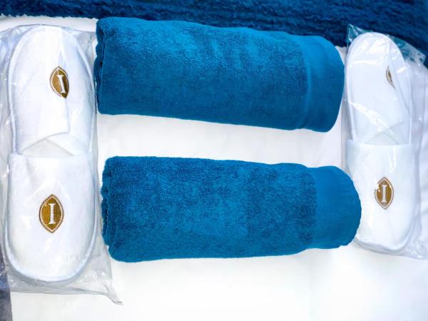 Royal Rooms at Coop Live Etihad, Sports City : photo 2 de la chambre chambre double avec salle de bains privative