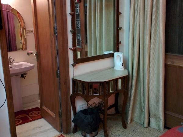 Delhi Bed and Breakfast : photo 4 de la chambre chambre deluxe double ou lits jumeaux