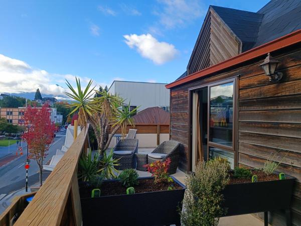 Adventure Queenstown Hostel : photo 2 de la chambre chambre double avec salle de bains privative