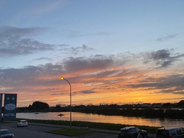 Hotel La Licorne : photo 1 de la chambre chambre double supérieure