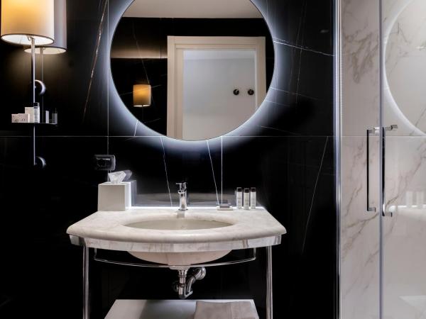 Savoia Hotel Rimini : photo 2 de la chambre chambre triple avec vue sur la mer et accès au spa