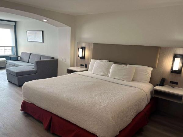 La Quinta by Wyndham Albuquerque Midtown NEWLY RENOVATED : photo 5 de la chambre 1 queen bed, mobility impaired accessible room, non-smoking
