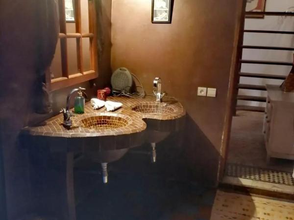 Les Bains de Fez Tara : photo 4 de la chambre chambre lit king-size supérieure