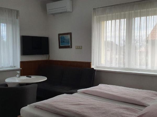 Fontána : photo 2 de la chambre chambre lit king-size avec balcon