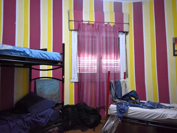 Hostel Joven casa Reggae : photo 1 de la chambre lit superposé dans dortoir mixte