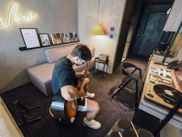 ONOMA Hotel : photo 8 de la chambre nom de l’hébergement avec expérience rock