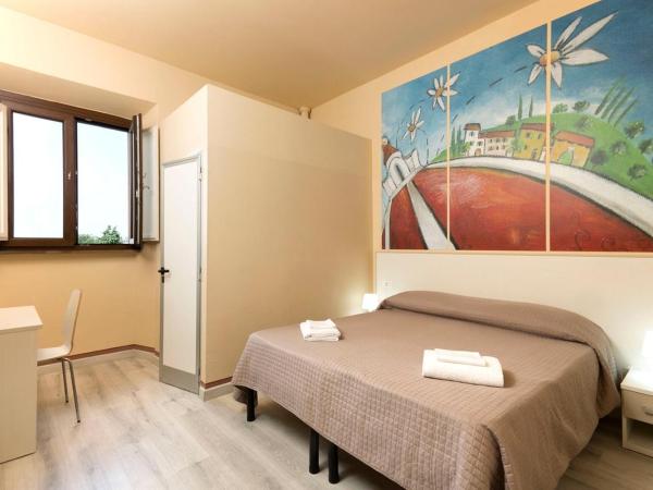 Hostel 7 : photo 1 de la chambre grande chambre double ou lits jumeaux