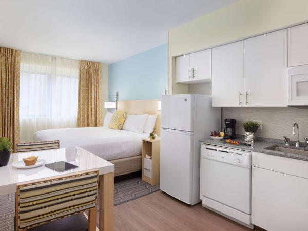 Sonesta ES Suites New Orleans Downtown : photo 1 de la chambre suite studio lit king-size avec coin cuisine