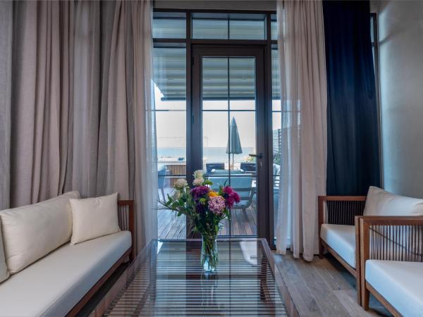 Perge Hotels - Adult Only 18 plus : photo 5 de la chambre suite infini avec terrasse 