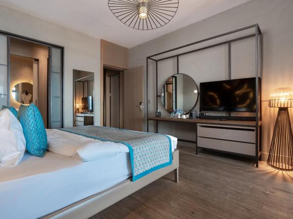Perge Hotels - Adult Only 18 plus : photo 2 de la chambre suite lit king-size infini avec terrasse