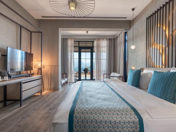 Perge Hotels - Adult Only 18 plus : photo 3 de la chambre suite lit king-size infini avec terrasse