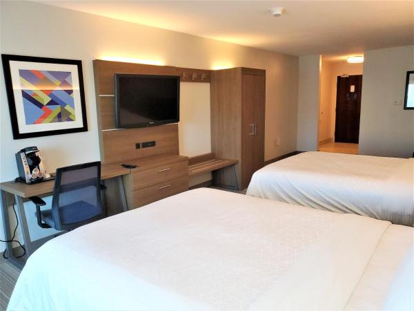 Holiday Inn Express & Suites San Antonio West Sea World Area, an IHG Hotel : photo 2 de la chambre chambre standard avec 2 lits queen-size