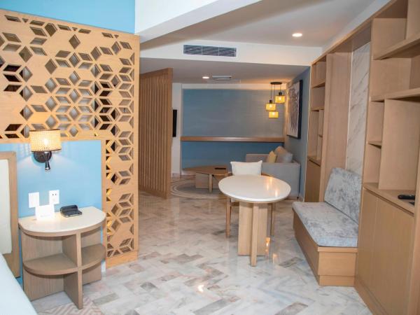Wyndham Grand Cancun All Inclusive Resort & Villas : photo 5 de la chambre suite lit king-size exécutive avec vue sur l'océan - non-fumeurs