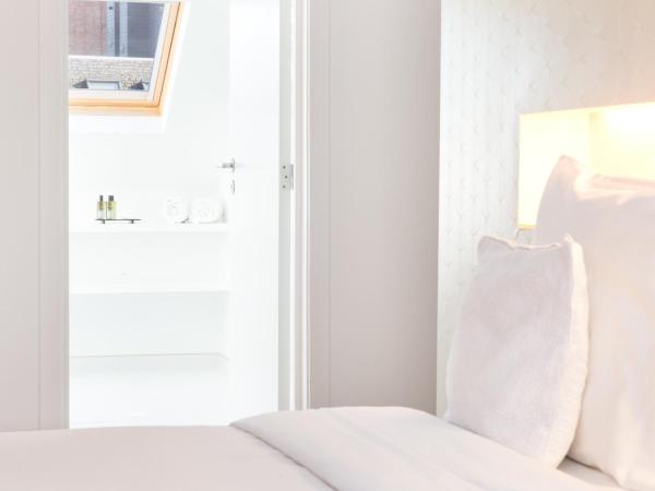 B&B X2Brussels : photo 6 de la chambre chambre double avec douche