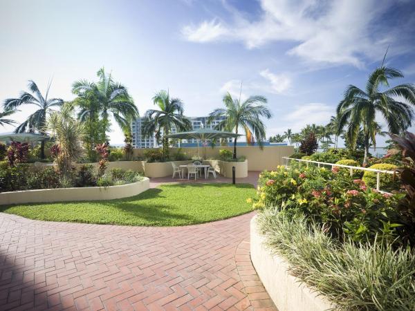 BreakFree Royal Harbour : photo 4 de la chambre appartement 1 chambre - vue sur jardin