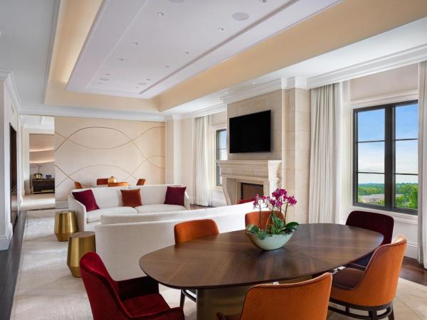 The St. Regis Atlanta : photo 8 de la chambre empire suite, presidential suite, city view, balcony