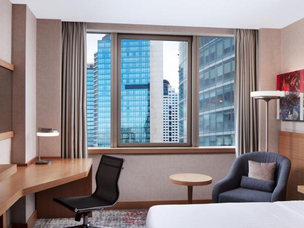 Delta Hotels by Marriott Istanbul Levent : photo 5 de la chambre chambre lit king-size supérieure - vue sur ville