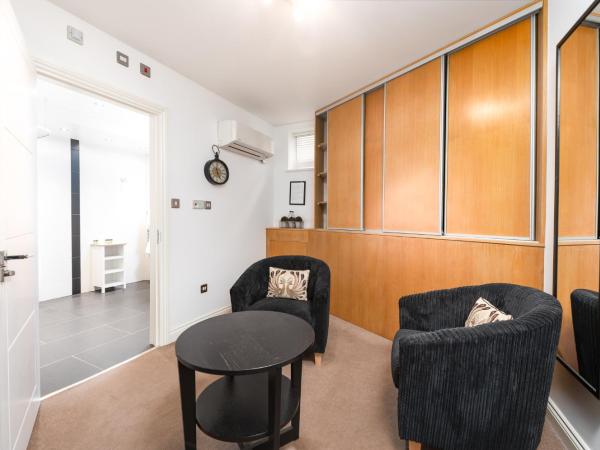 Nell Gwynn House Apartments & Rooms : photo 6 de la chambre chambre lits jumeaux