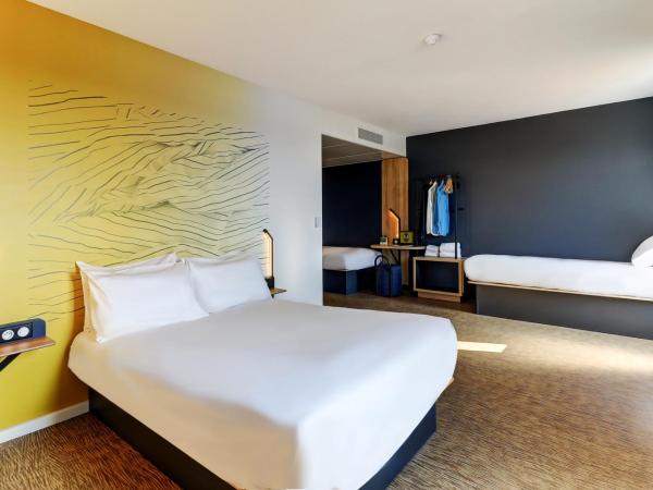 B&B HOTEL Dijon Valmy Toison d'or : photo 5 de la chambre chambre quadruple