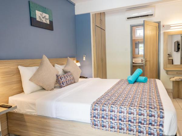 Le Grand Bleu Hotel : photo 2 de la chambre chambre deluxe