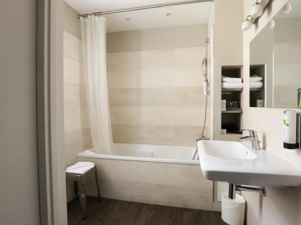 Hotel Des Cedres : photo 3 de la chambre suite familiale (4 adultes)