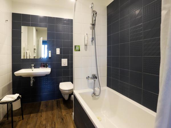 Hotel Des Cedres : photo 6 de la chambre chambre familiale (4 adultes)