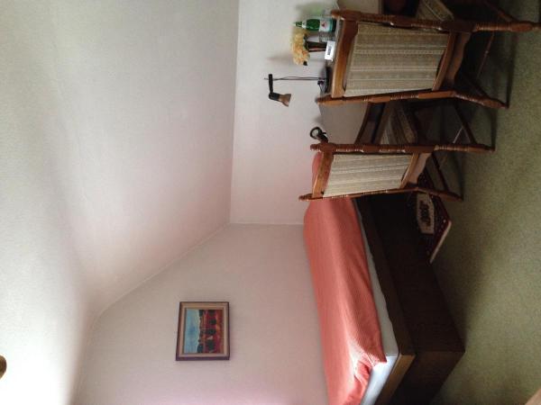 Guesthouse AirMinis : photo 2 de la chambre chambre lits jumeaux