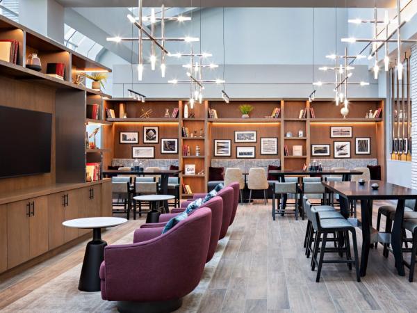 Sheraton Dallas Hotel : photo 5 de la chambre chambre lit king-size avec accès au salon club