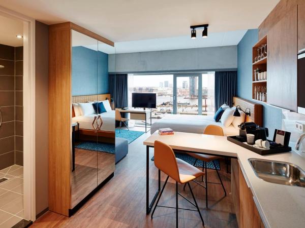 Residence Inn by Marriott Amsterdam Houthavens : photo 1 de la chambre studio lit queen-size 