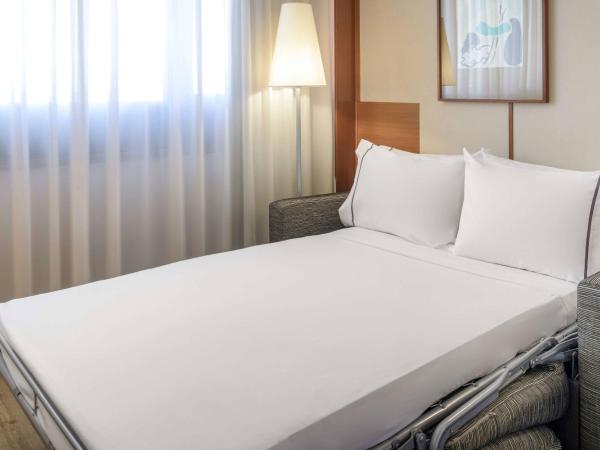 AC Hotel Genova by Marriott : photo 3 de la chambre chambre lit king-size supérieure avec canapé-lit