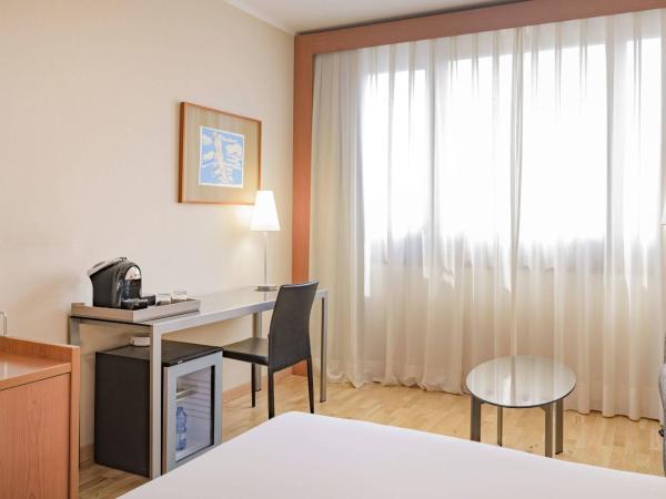 AC Hotel Genova by Marriott : photo 2 de la chambre chambre lit king-size supérieure avec canapé-lit