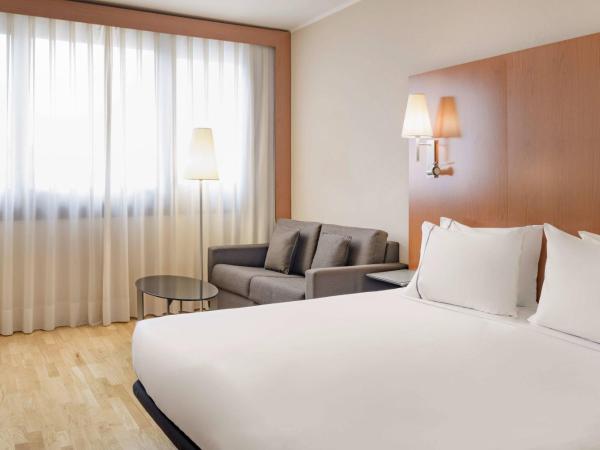 AC Hotel Genova by Marriott : photo 1 de la chambre chambre lit king-size supérieure avec canapé-lit