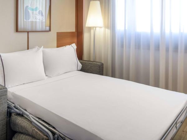 AC Hotel Genova by Marriott : photo 5 de la chambre chambre lit king-size supérieure avec canapé-lit