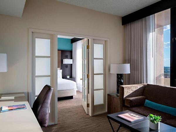 Houston Marriott Westchase : photo 3 de la chambre suite junior lit king-size