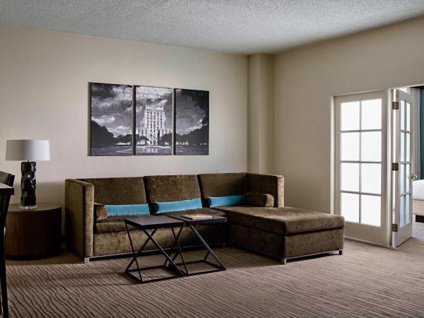 Houston Marriott Westchase : photo 6 de la chambre suite 1 chambre lit king-size