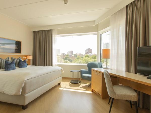 Courtyard by Marriott Stockholm Kungsholmen : photo 2 de la chambre chambre lit king-size deluxe