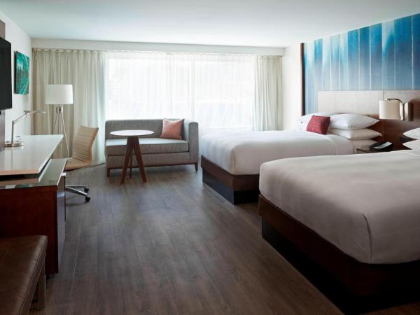 Toronto Marriott City Centre Hotel : photo 1 de la chambre chambre 2 lits doubles - niveau conciergerie - vue sur ville