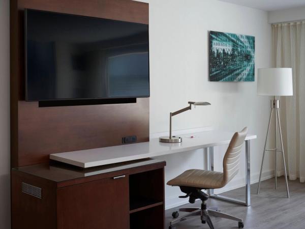 Toronto Marriott City Centre Hotel : photo 2 de la chambre chambre lit king-size