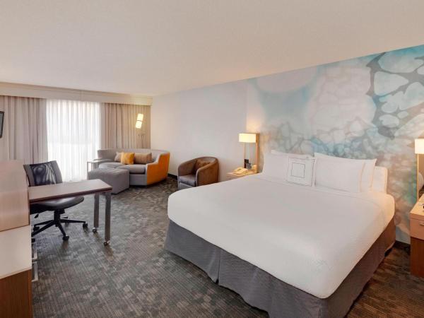Courtyard by Marriott San Antonio Airport/North Star Mall : photo 5 de la chambre grande chambre king avec canapé-lit