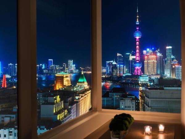 The Shanghai EDITION : photo 3 de la chambre loft - vue sur bund