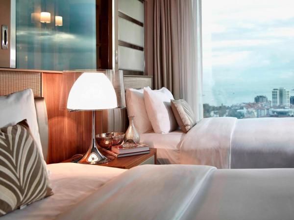 Renaissance Istanbul Polat Bosphorus Hotel : photo 3 de la chambre chambre lits jumeaux deluxe - vue sur bosphore